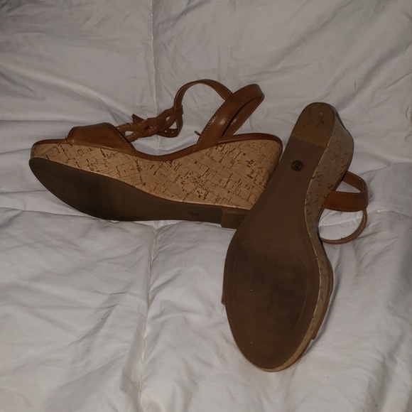 Liz Claiborne Wedges - Picture 2 of 2